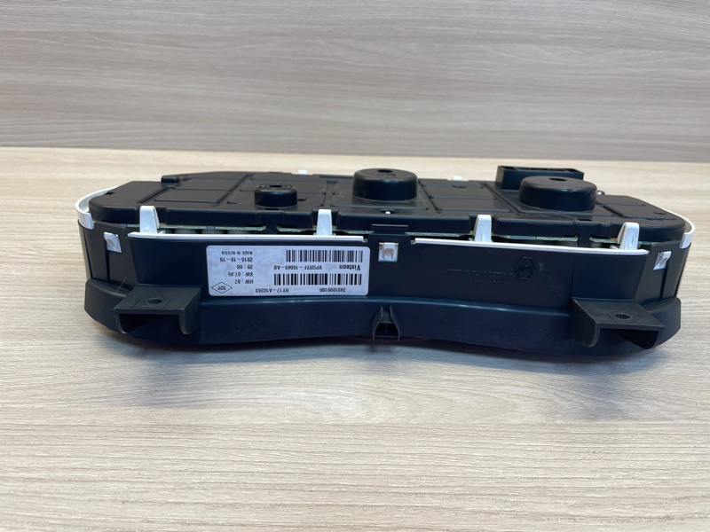 Щиток приборов