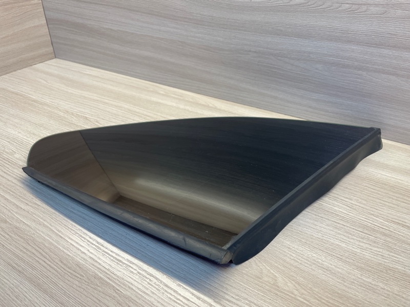 Форточка кузова