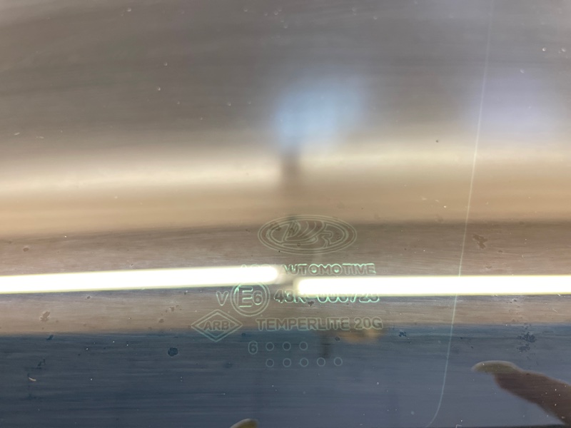 Форточка кузова