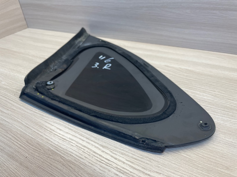 Форточка кузова