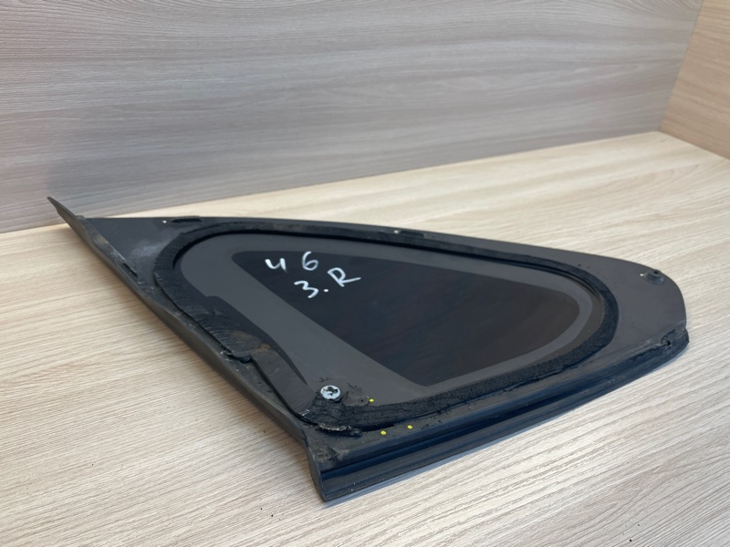 Форточка кузова