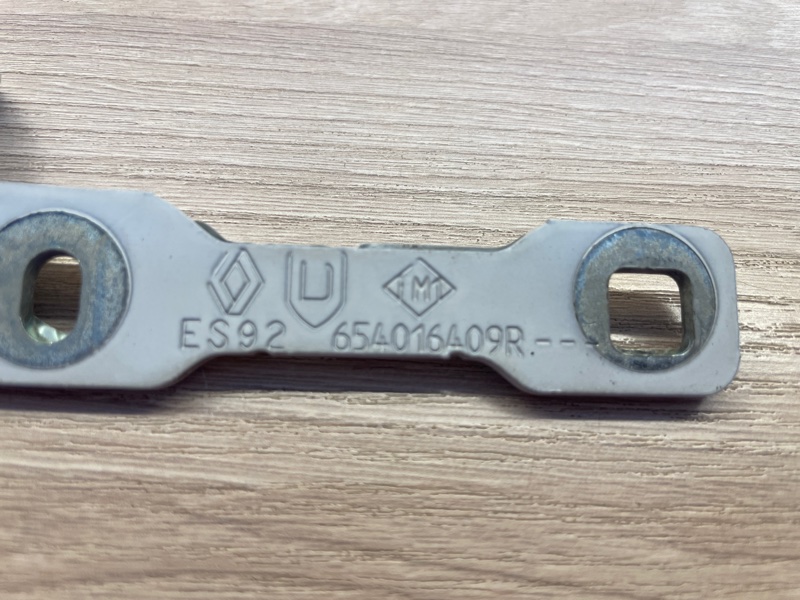 Петля капота