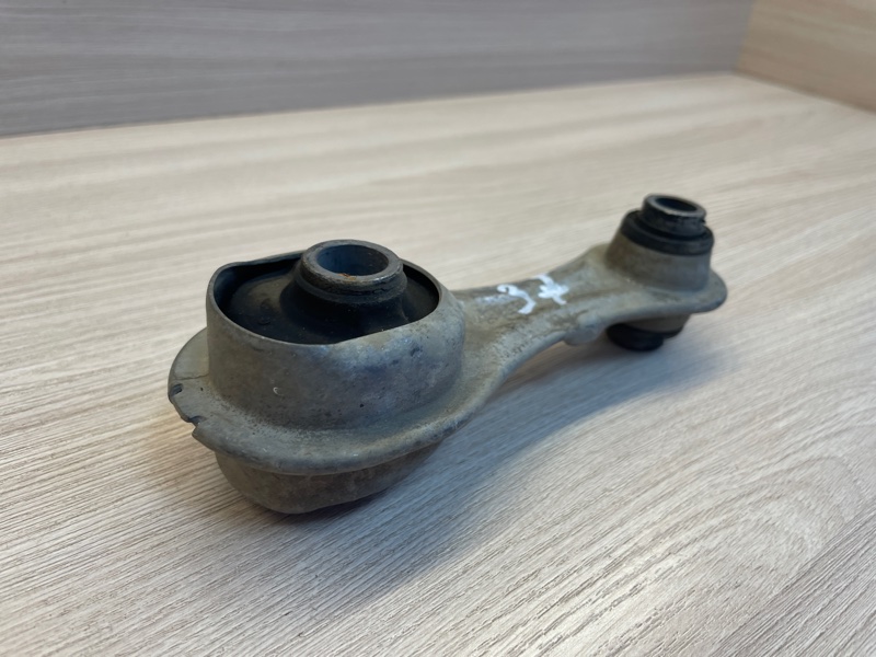 Опора двигателя