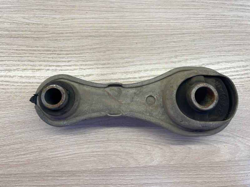 Опора двигателя