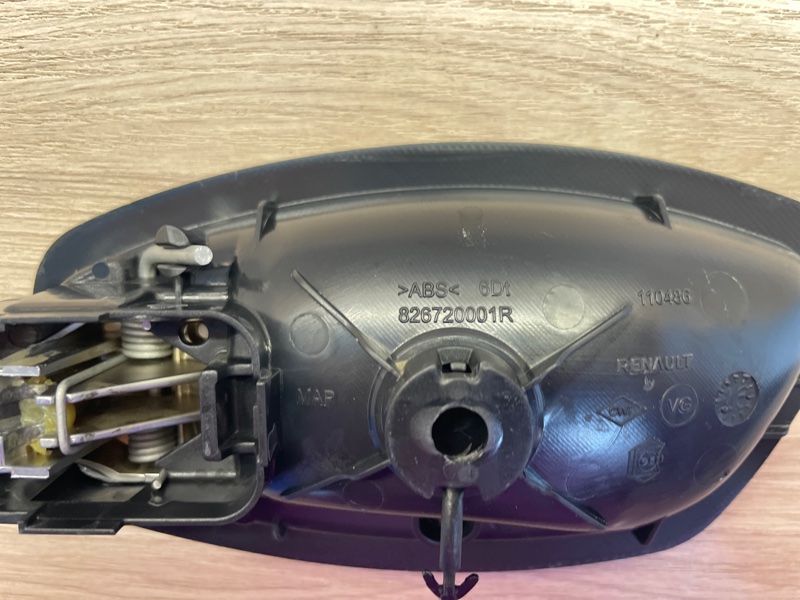 Внутренняя ручка     двери