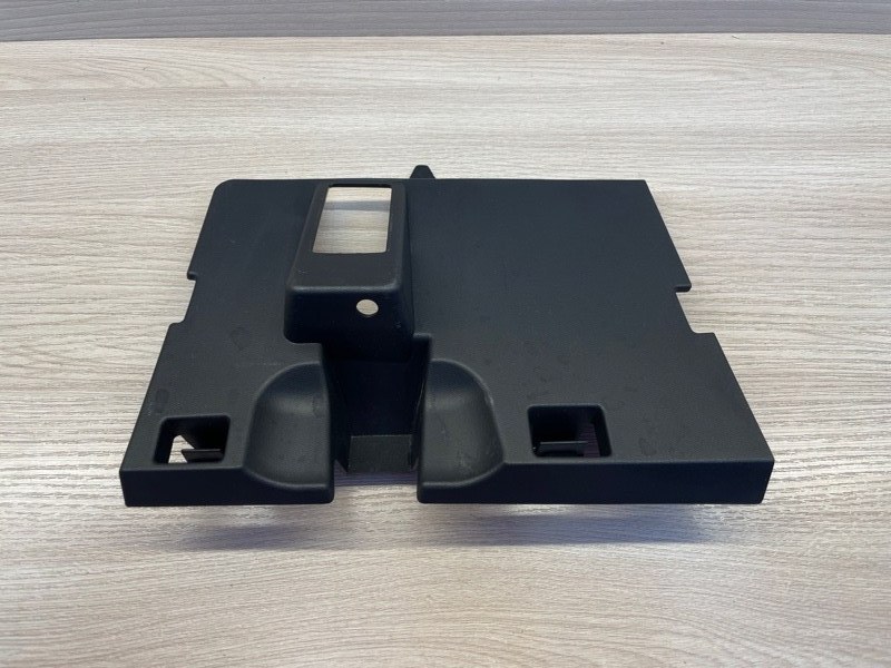 Крышка бардачка