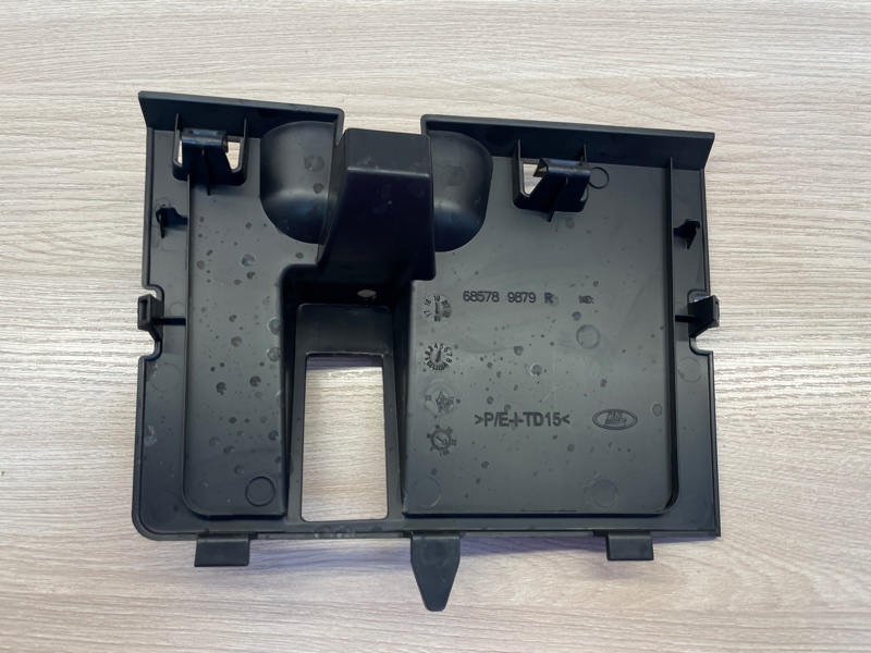 Крышка бардачка