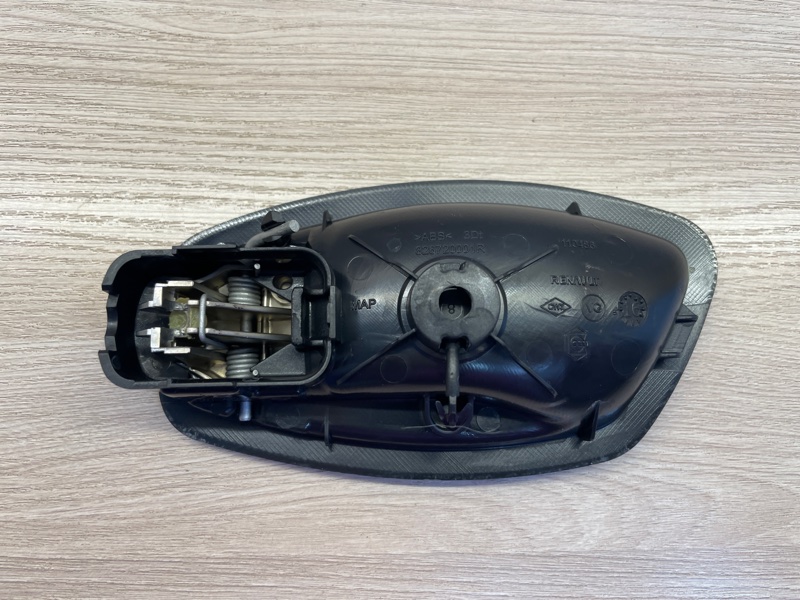 Внутренняя  ручка двери