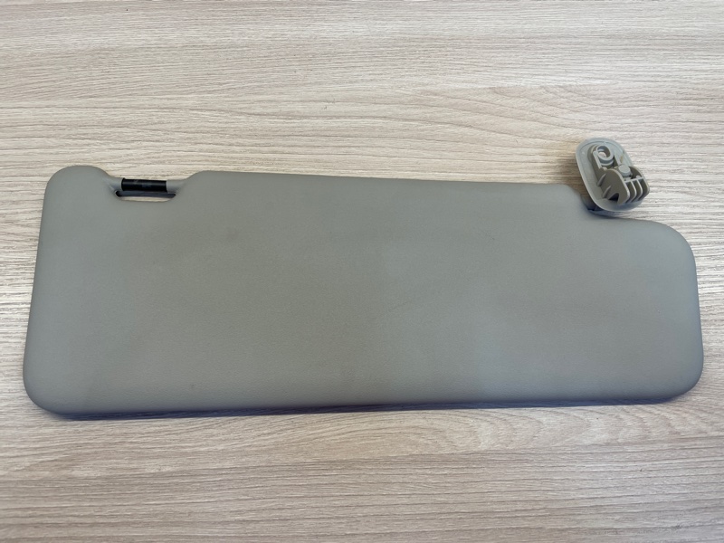 Козырек солнцезащитный