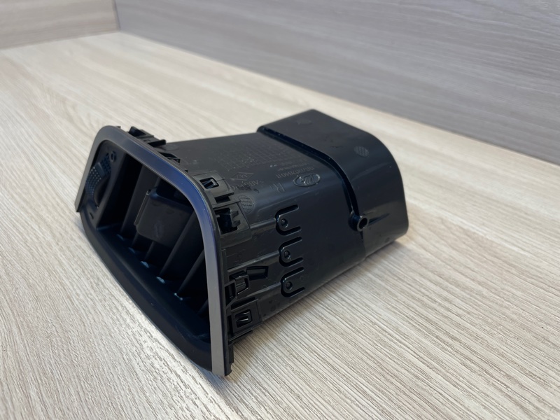 Воздушный дефлектор салона