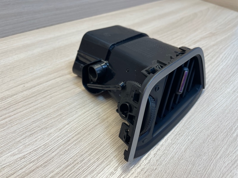 Воздушный дефлектор салона