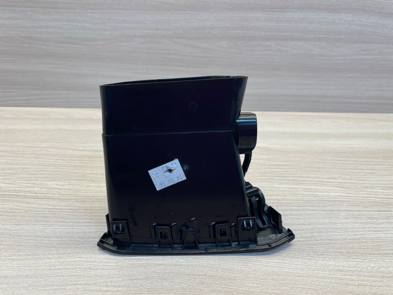 Воздушный дефлектор салона