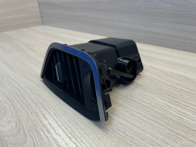 Воздушный дефлектор салона