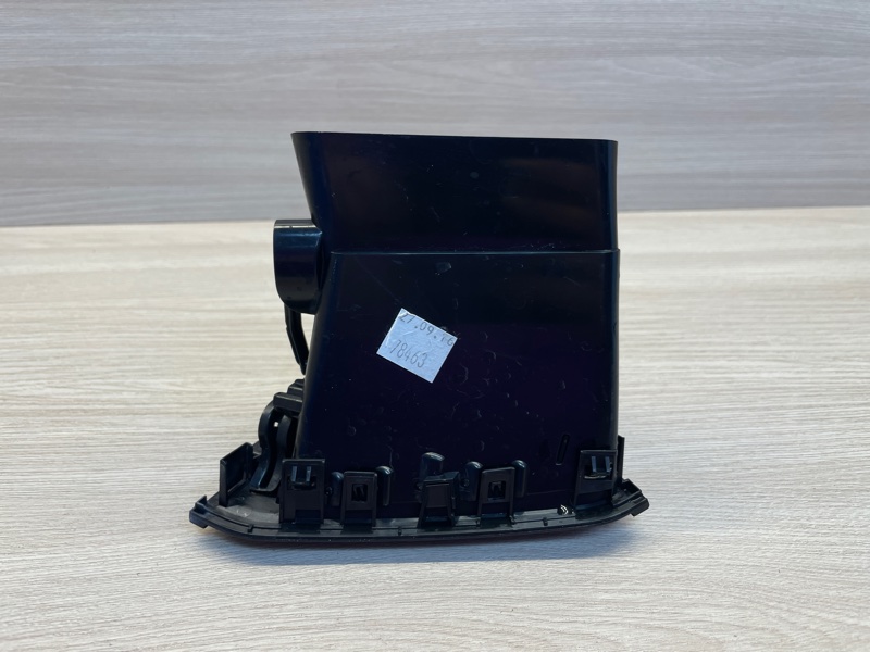 Воздушный дефлектор салона