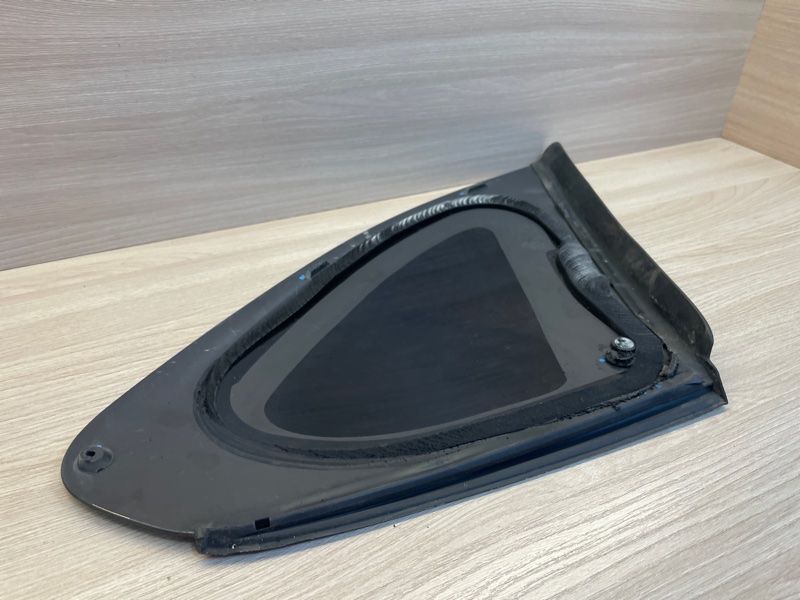 Форточка кузова