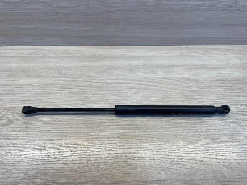 Амортизатор багажника