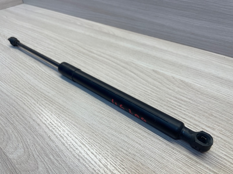 Амортизатор багажника