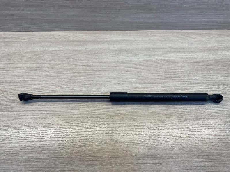 Амортизатор багажника