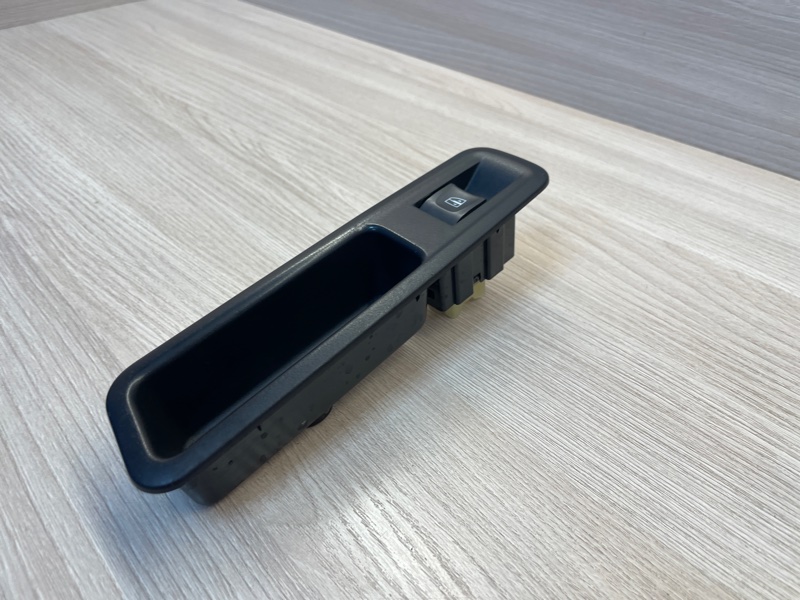 Кнопка стеклоподъемника