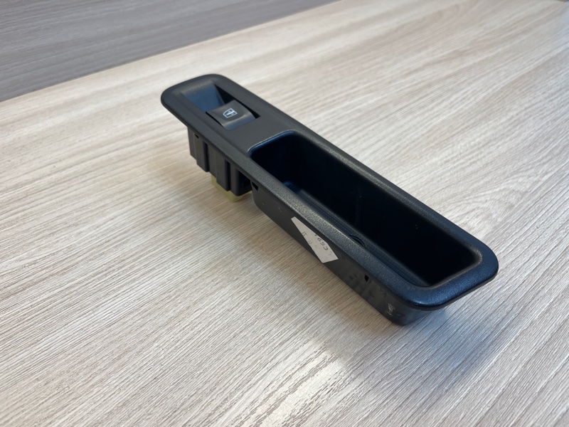 Кнопка стеклоподъемника