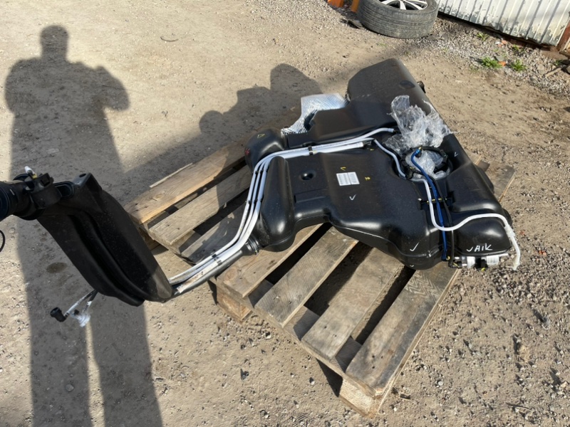 Бак топливный