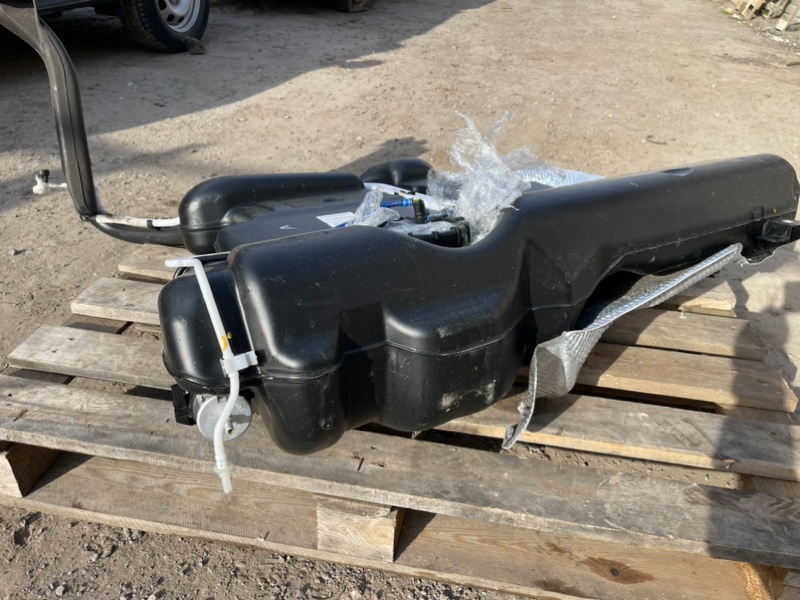 Бак топливный