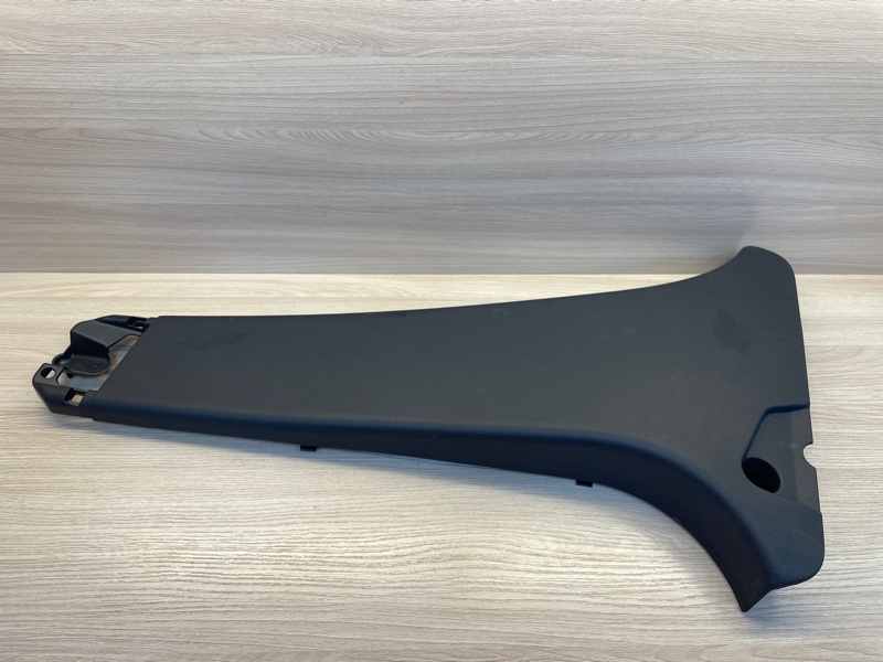 Обшивка средней стойки