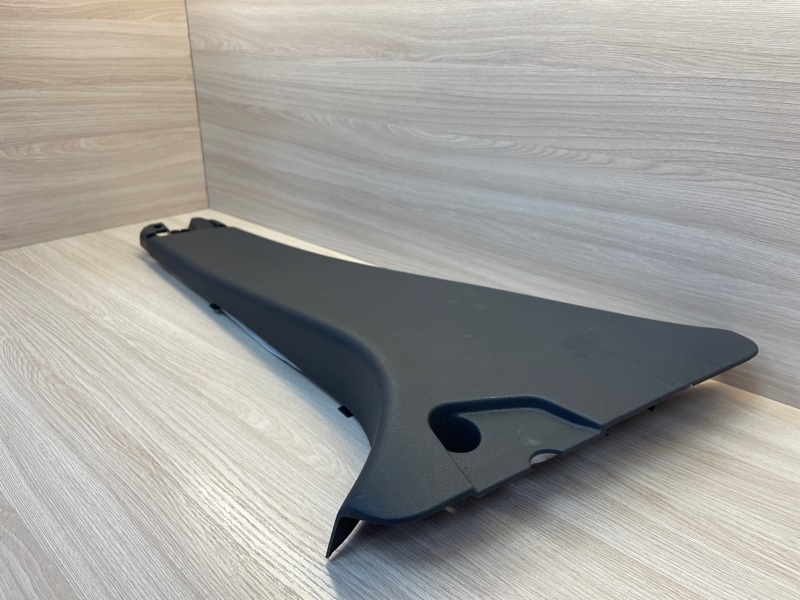 Обшивка средней стойки