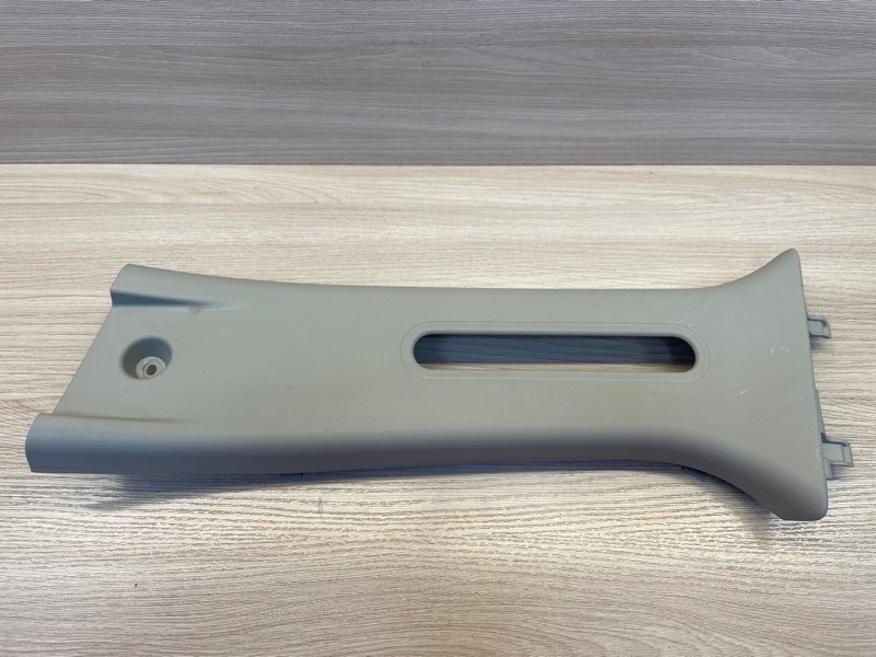 Обшивка средней стойки