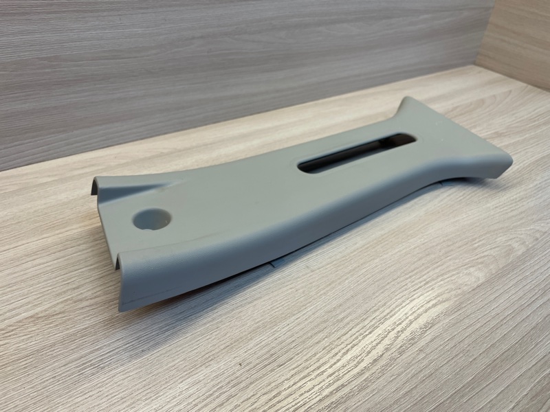 Обшивка средней стойки