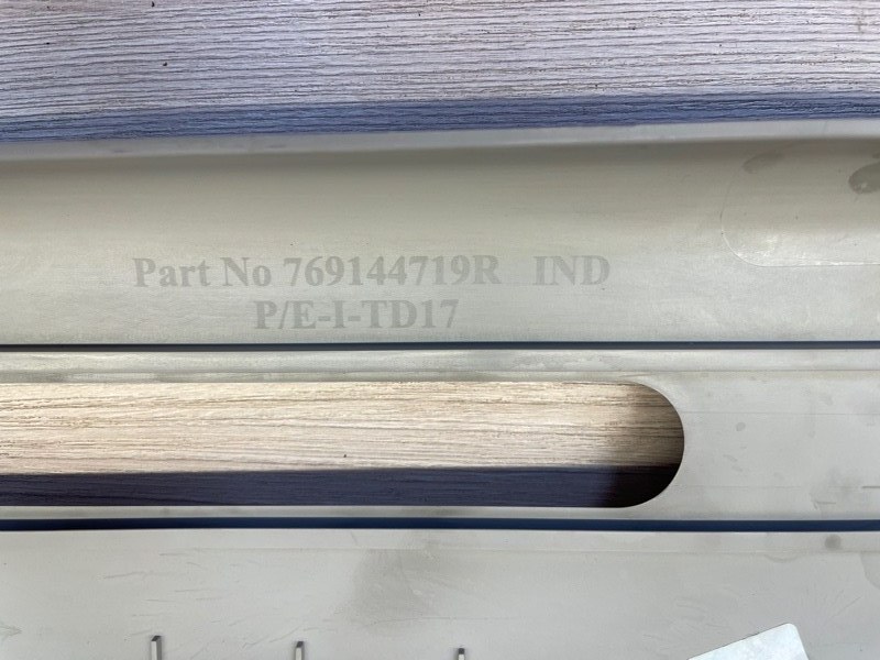 Обшивка средней стойки