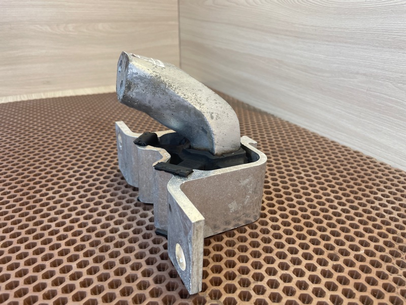 Опора двигателя