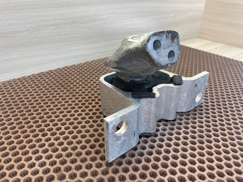 Опора двигателя