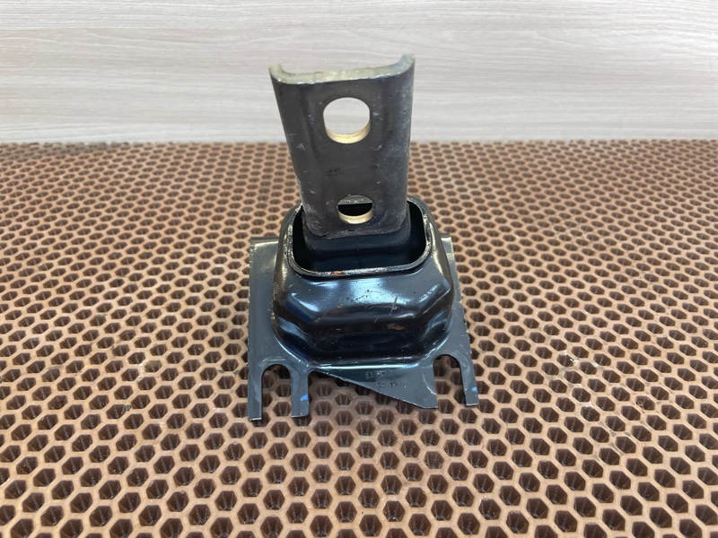 Опора двигателя