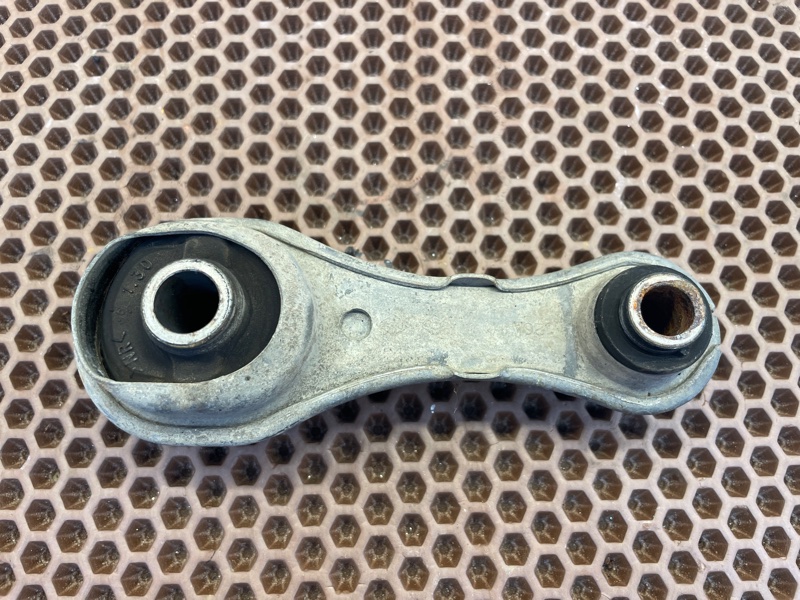 Опора двигателя