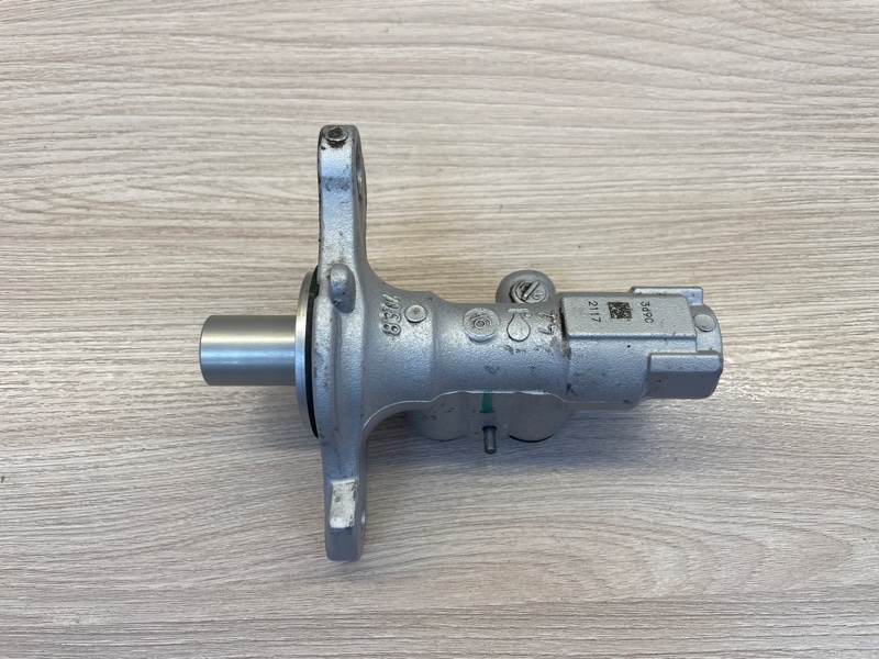 Главный тормозной цилиндр