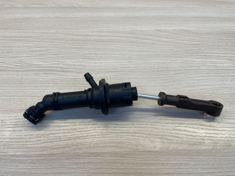 Главный цилиндр сцепления