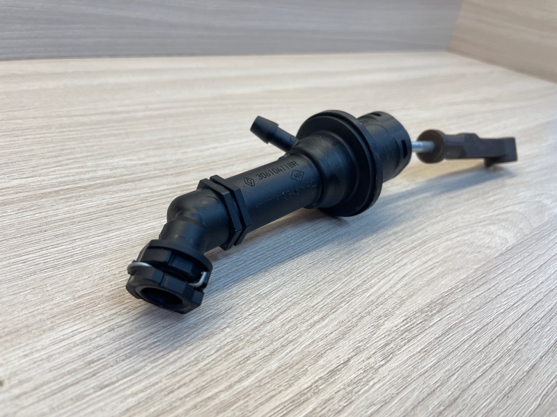 Главный цилиндр сцепления