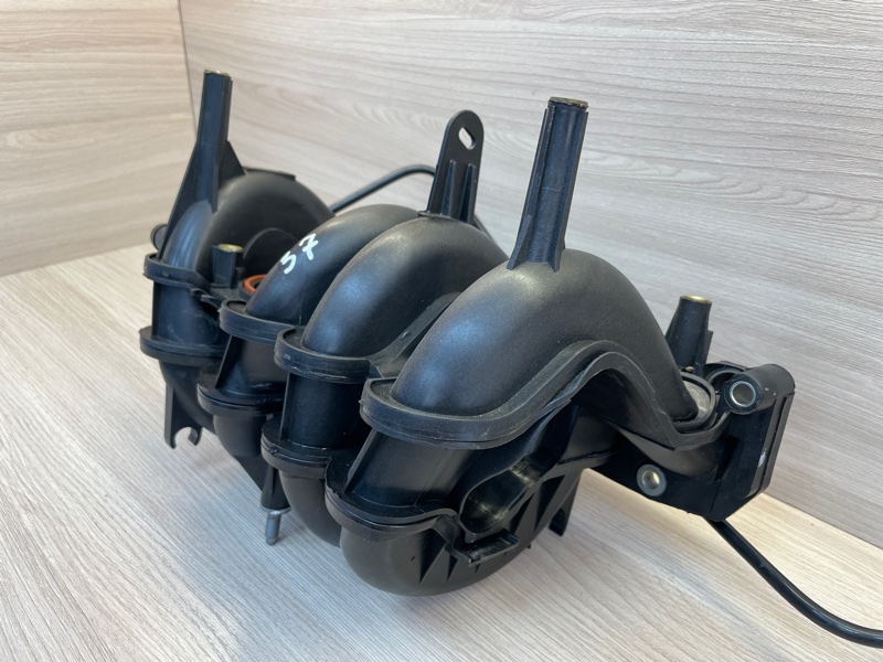 Впускной коллектор