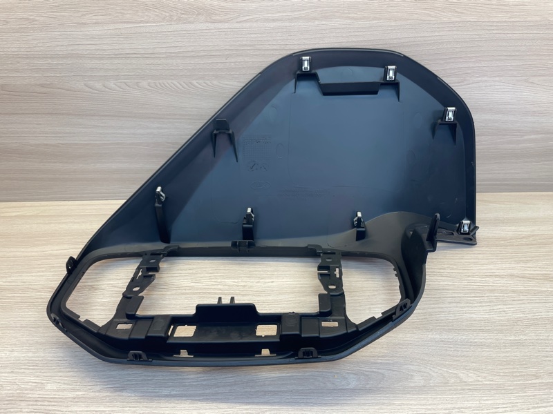 Верхняя накладка торпедо