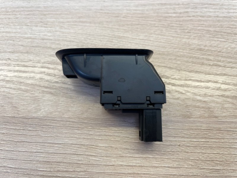 Кнопка стеклоподъемника