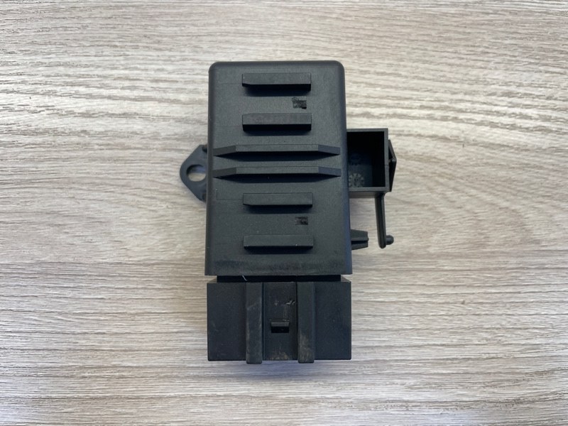 Блок управления подогревом сидений