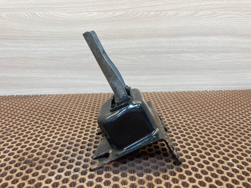 Опора двигателя