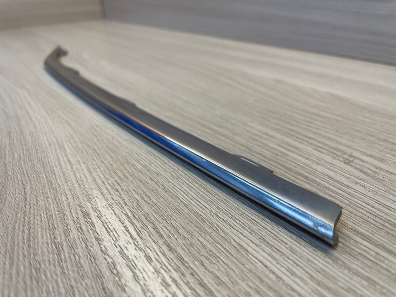 Молдинг решетки радиатора