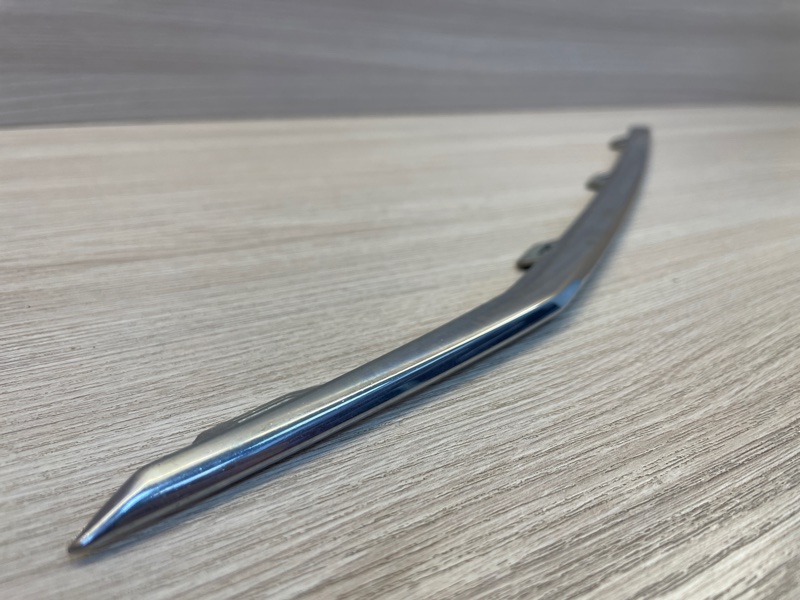 Молдинг решетки радиатора