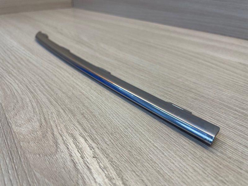 Молдинг решетки радиатора