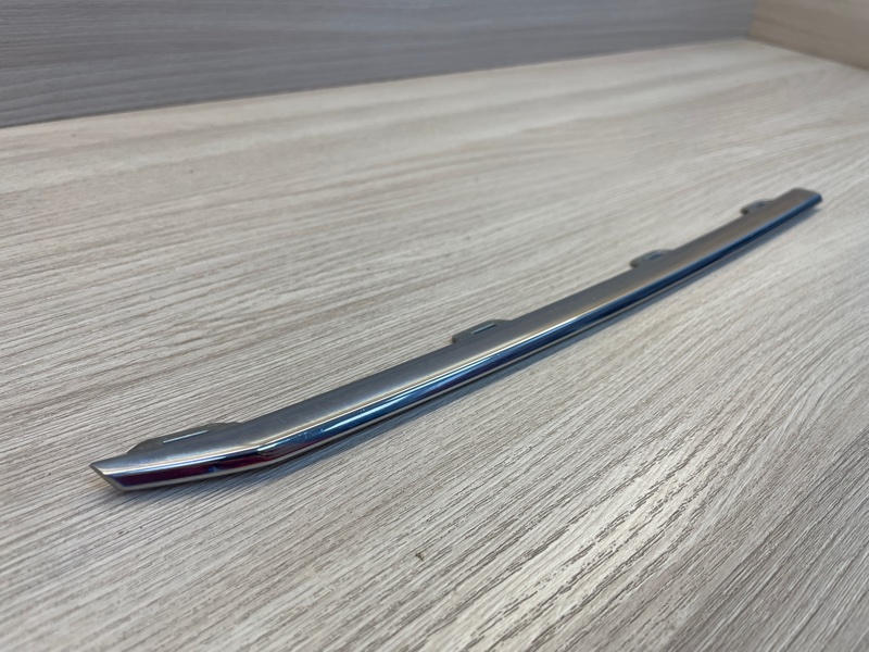 Молдинг решетки радиатора