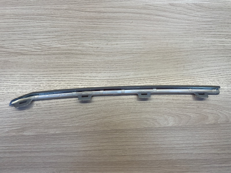 Молдинг решетки радиатора