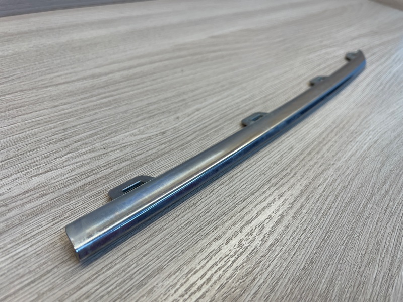 Молдинг решетки радиатора