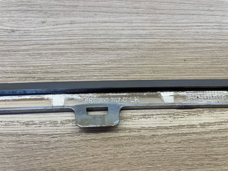 Молдинг решетки радиатора